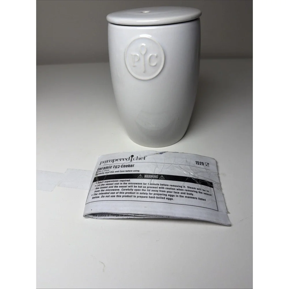 Pampered Chef Ceramic Egg Cooker Mug -‎ White No Sleeve With Lid
